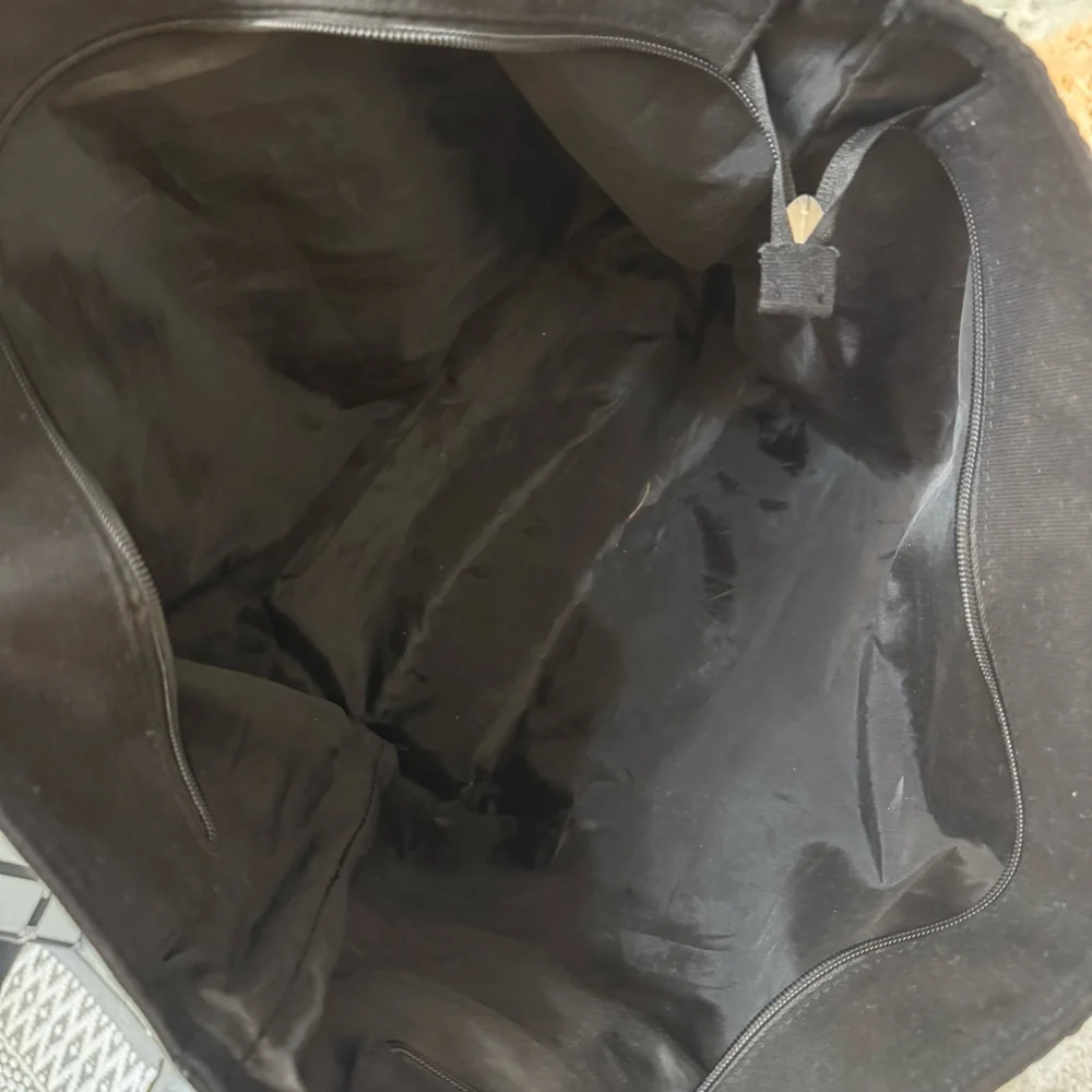 Victoria's Secret Limited Edition Pink Silver Sequin Weekender Tote Bag One Size - Picture 7 of 7